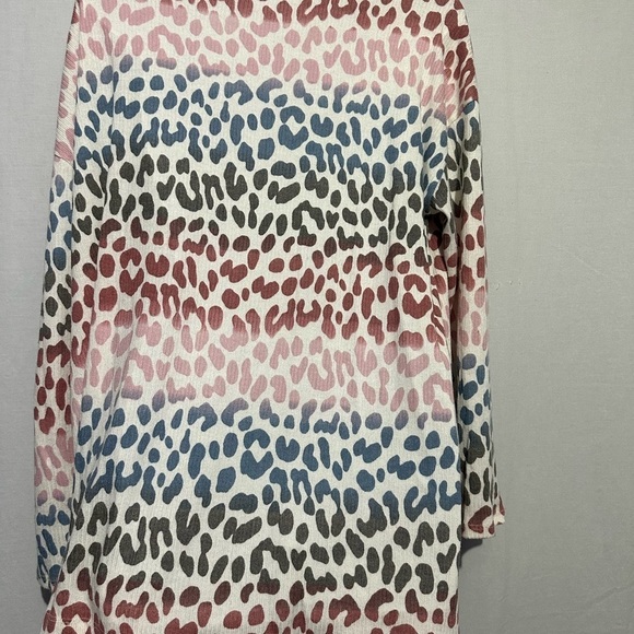Viamor Multicolor Animal Print Relaxed Long Sleeve Shirt – Stylish & Comfortable - Picture 3 of 4